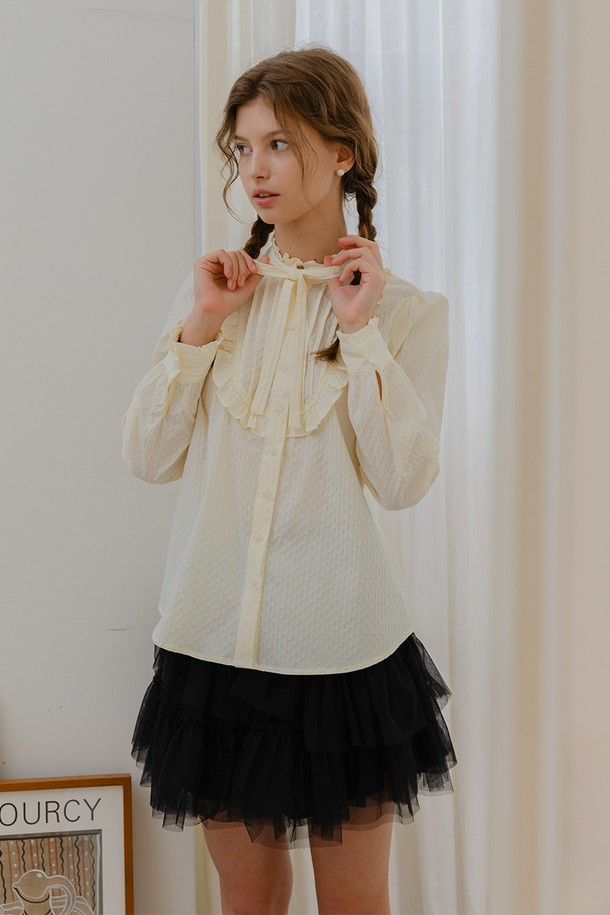 DUNDROP - 블라우스 - DD_Ruffle string ribbon blouse_2color