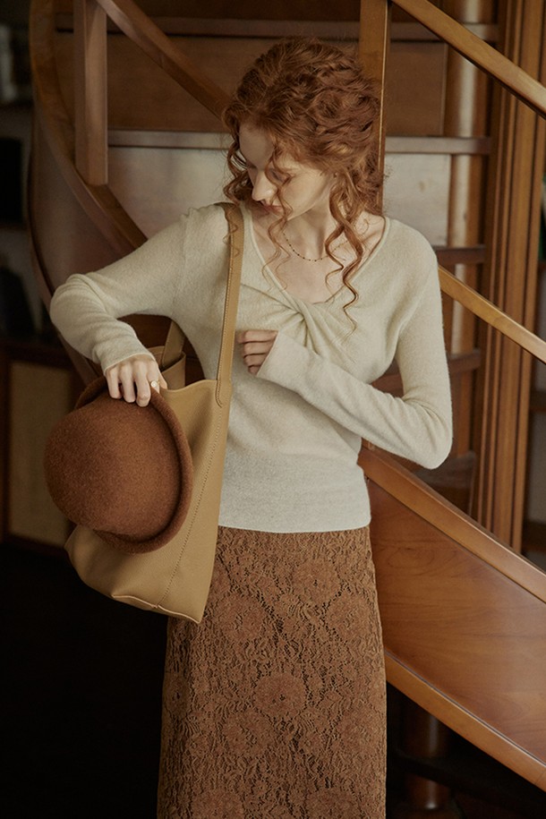 Proud Mary - 스웨터 - PM_Twisted V-veck knit top_IVORY