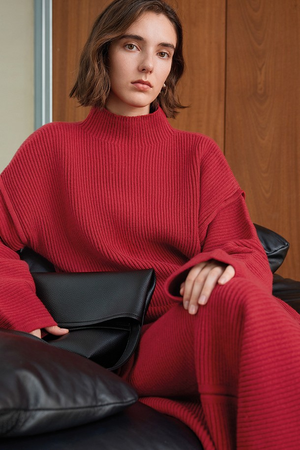 YYIAM - 터틀넥 - YY_Loose turtleneck sweater_RED