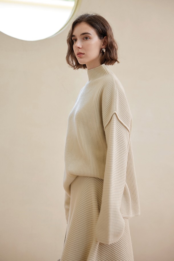 YYIAM - 터틀넥 - YY_Loose turtleneck sweater_IVORY