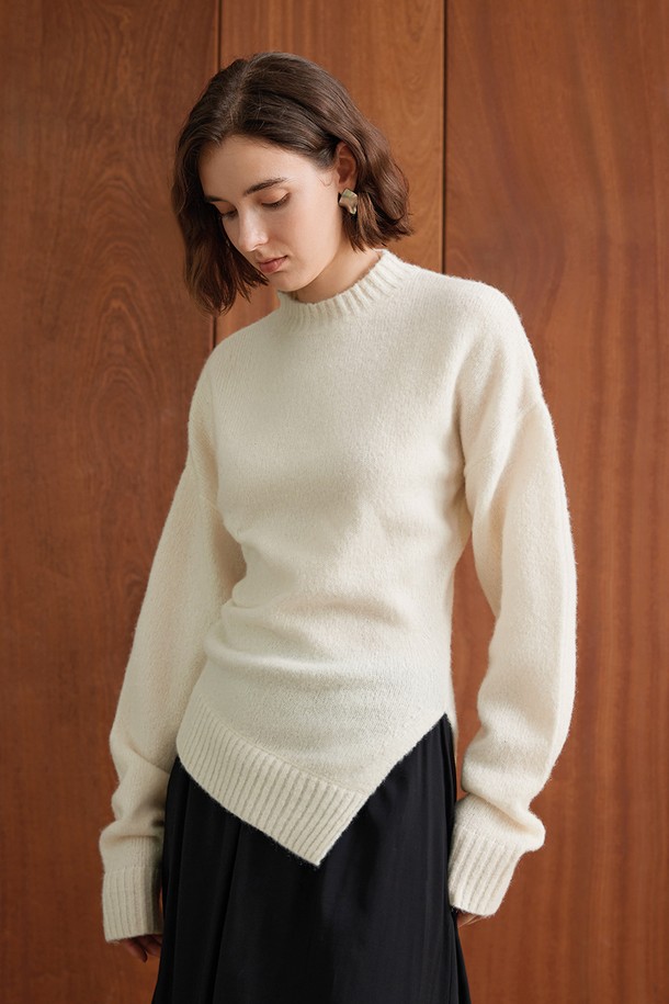 YYIAM - 스웨터 - YY_Hem slit casual knit top