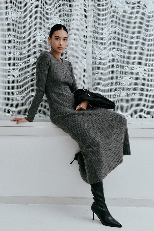 itte - 긴소매 원피스 - IT_Slim fit button knit long dress_GRAY