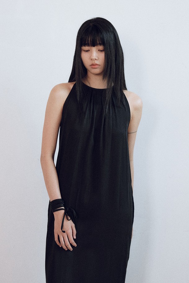 itte - 민소매 원피스 - IT_Round neck elegant dress_BLACK