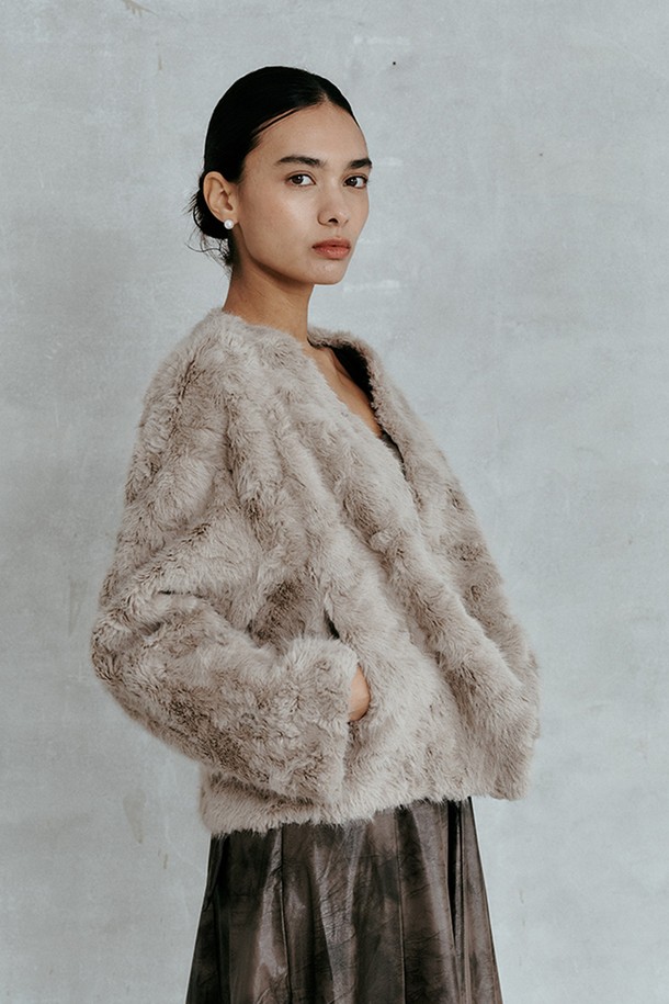 itte - 점퍼 - IT_Winter v-neck fur jacket_BEIGE