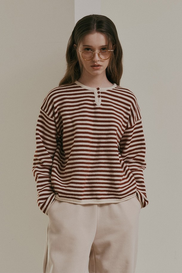 Aei&Rei - 스웨터 - AR_Red striped buttons knit sweater