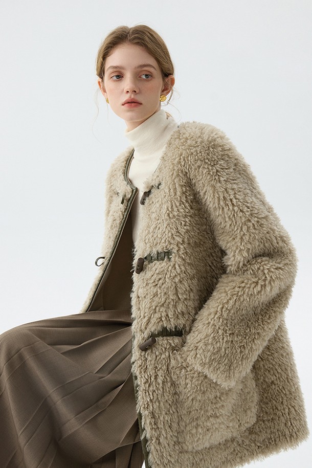 WE'DEE - 자켓 - WD_Horn button imitation fur jacket