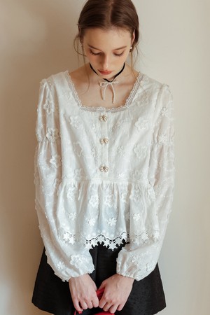 Cest_Lace embroidered blouse