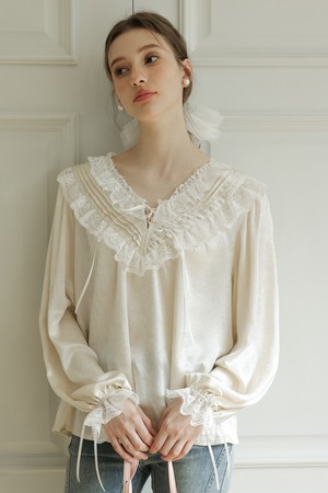 Cest_V-neck lace lantern sleeve blouse