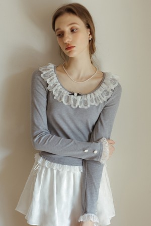 Cest_Lace frill flower button top