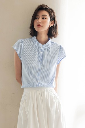 LS_Blue striped short sleeve shirt