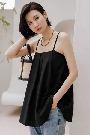 LS_Black straight neck top