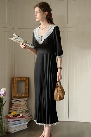 SR_Lapel pleated black dress