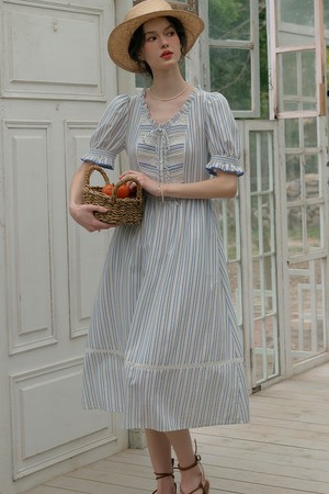 SR_Lace v-neck dress