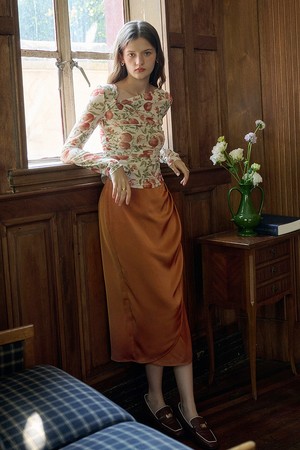 SR_Gentle tulip satin skirt