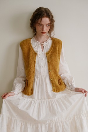 Cest_Wool round neck ribbon vest