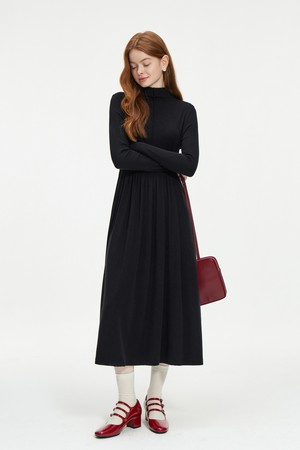 WD_High neck knit pleated dress