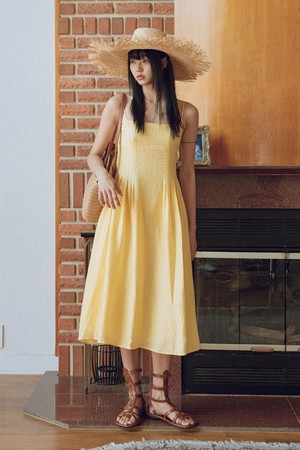 IT_Yellow backless lace up dress