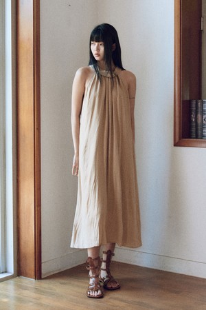 IT_Solid color sleeveless dress_BEIGE