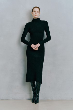 IT_Turtleneck long slim knit dress