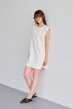 AR_Shoulder padded dress_WHITE