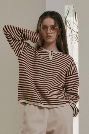 AR_Red striped buttons knit sweater