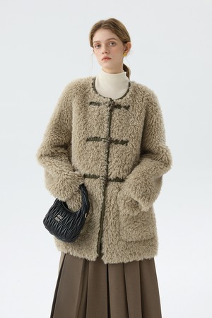 WD_Horn button imitation fur jacket