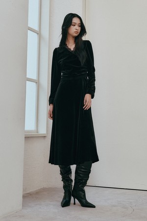 IT_Velvet v-neck long sleeves dress