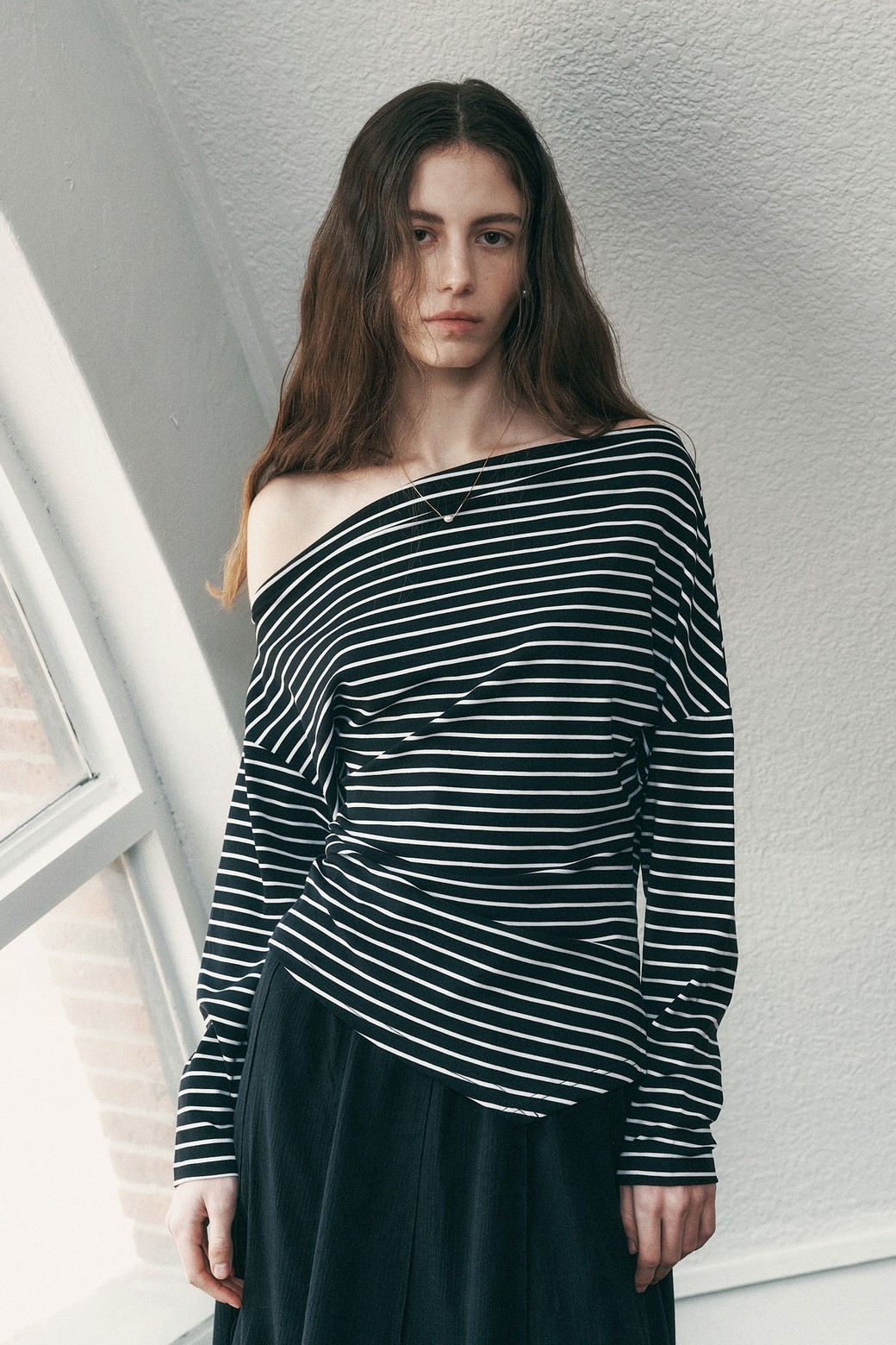 Proud Mary - 긴소매 티셔츠 - PM_Stripe off-the-shoulder top_BLACK
