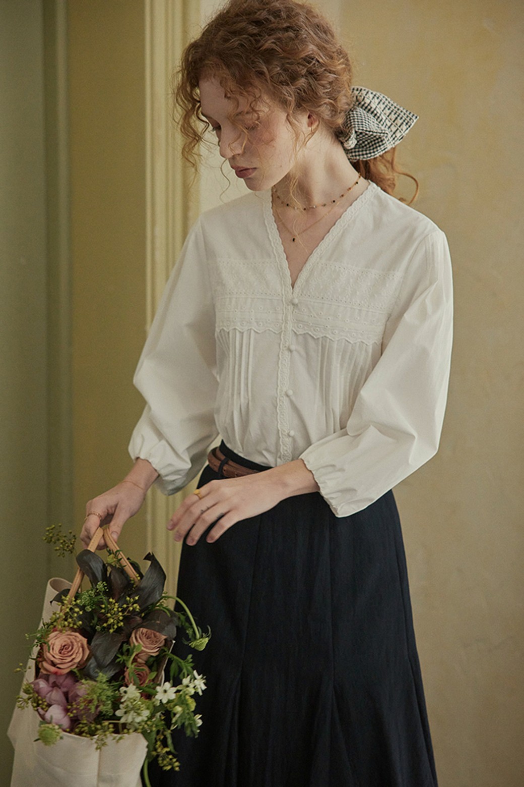 Proud Mary - 블라우스 - Embroidered lace half sleeve shirt