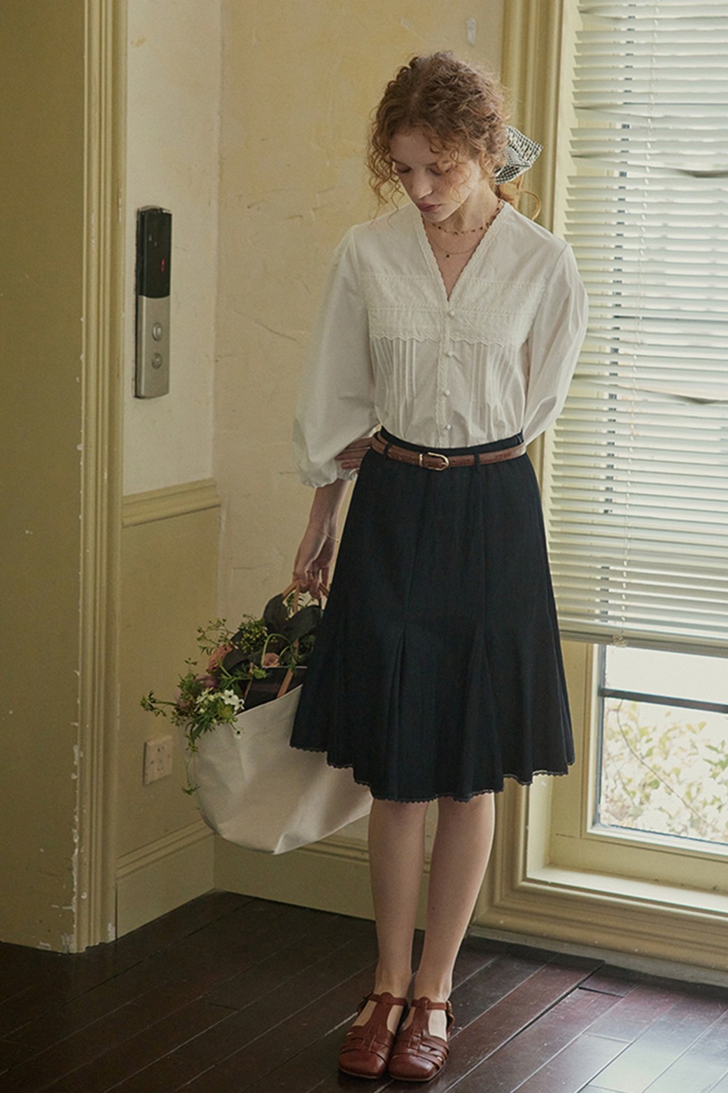 Proud Mary - 블라우스 - Embroidered lace half sleeve shirt