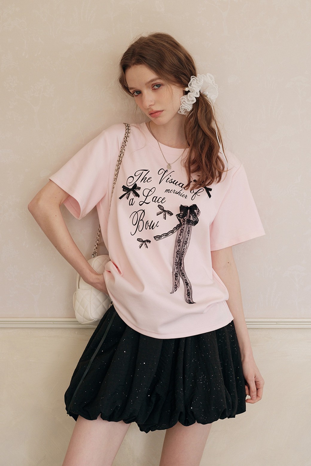 Cest Moidew - 반소매 티셔츠 - Lace bow lettering short sleeve top