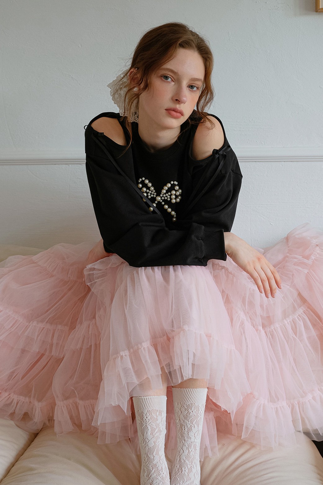 Cest Moidew - 스웻셔츠 - Cest_Pearl shoulder cut out sweatshirt