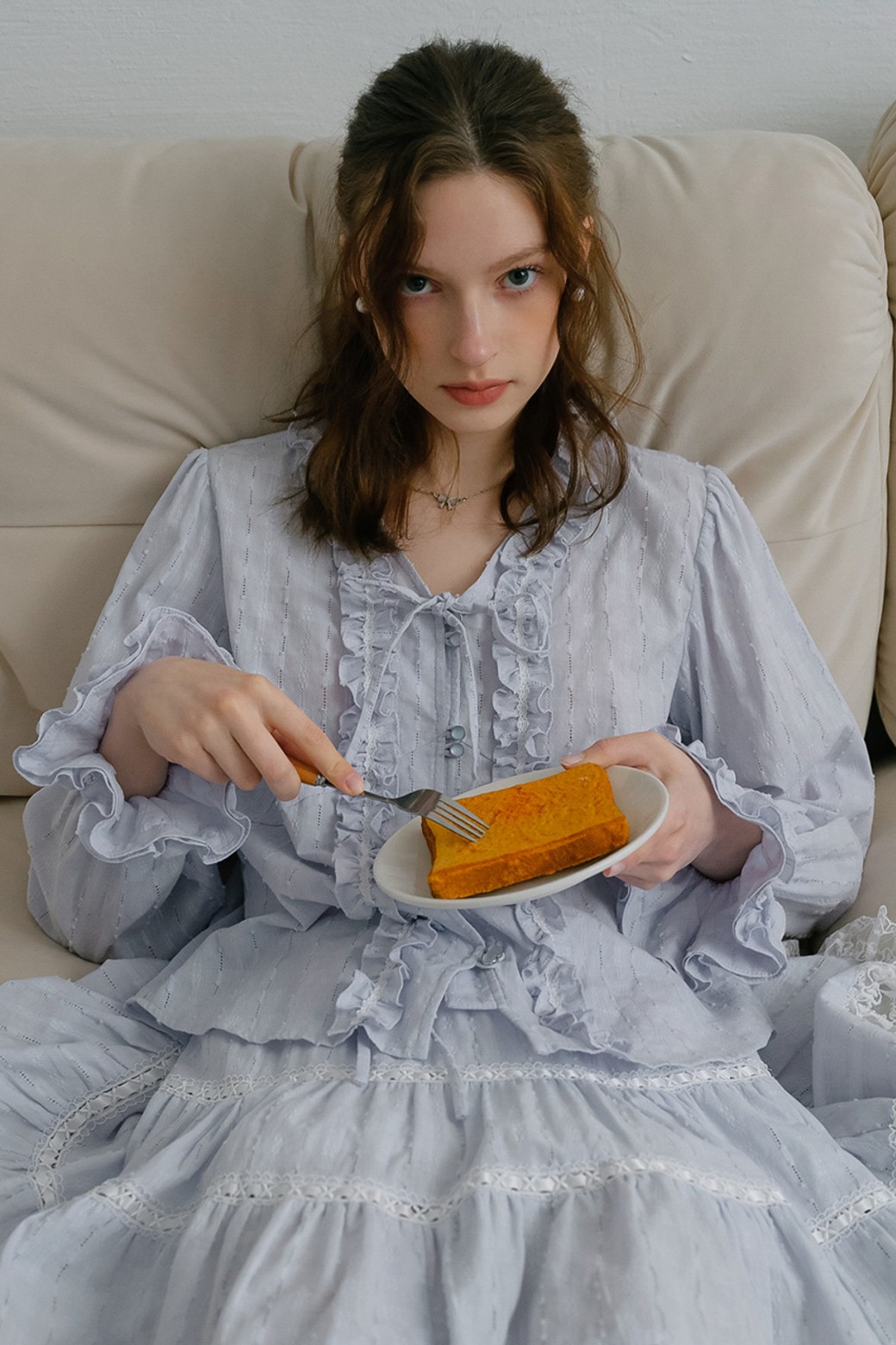 Cest Moidew - 블라우스 - Cotton frill trumpet sleeve shirt
