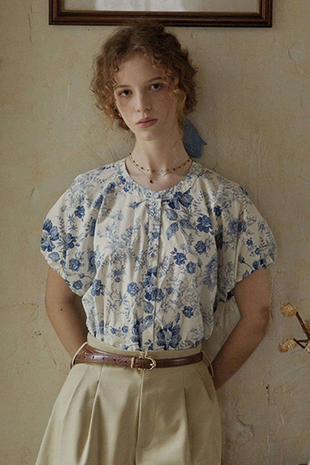 Proud Mary - 블라우스 - Rose printing collarless shirt
