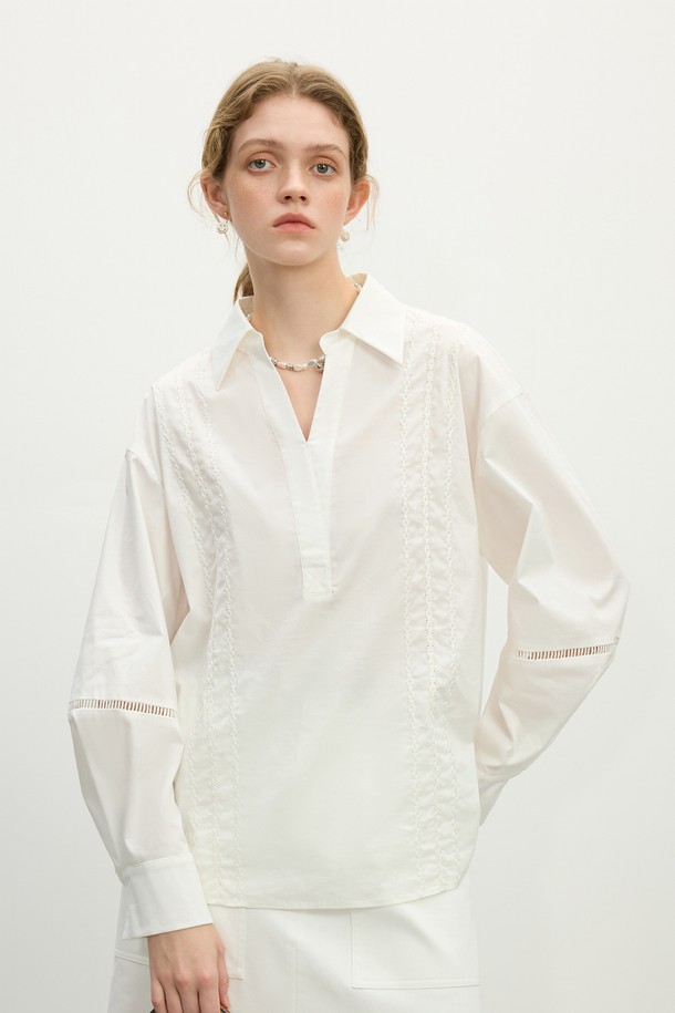 WE'DEE - 블라우스 - WD_Collar v-neck blouse_2 color