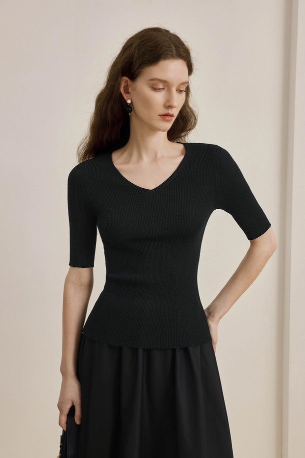 YYIAM - 반소매 티셔츠 - Seamless waist slim knit top