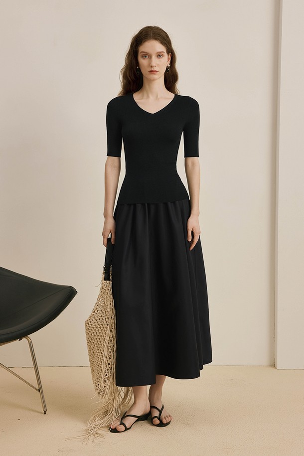 YYIAM - 반소매 티셔츠 - Seamless waist slim knit top