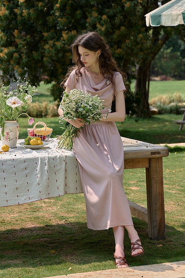 Simple Retro - 반소매 원피스 - Pleated rose swing neck dress