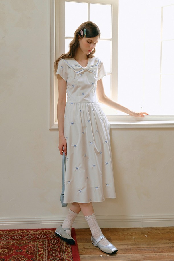 Cest Moidew] Bow embroidery sailor collar dress