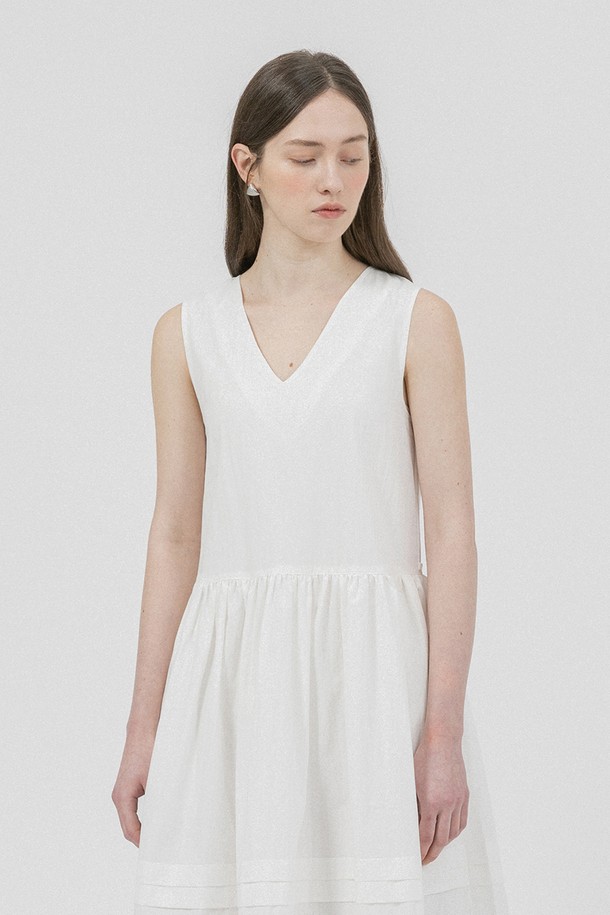 WE'DEE - 민소매 원피스 - WD_V-neck sleeveless layer dress_WHITE