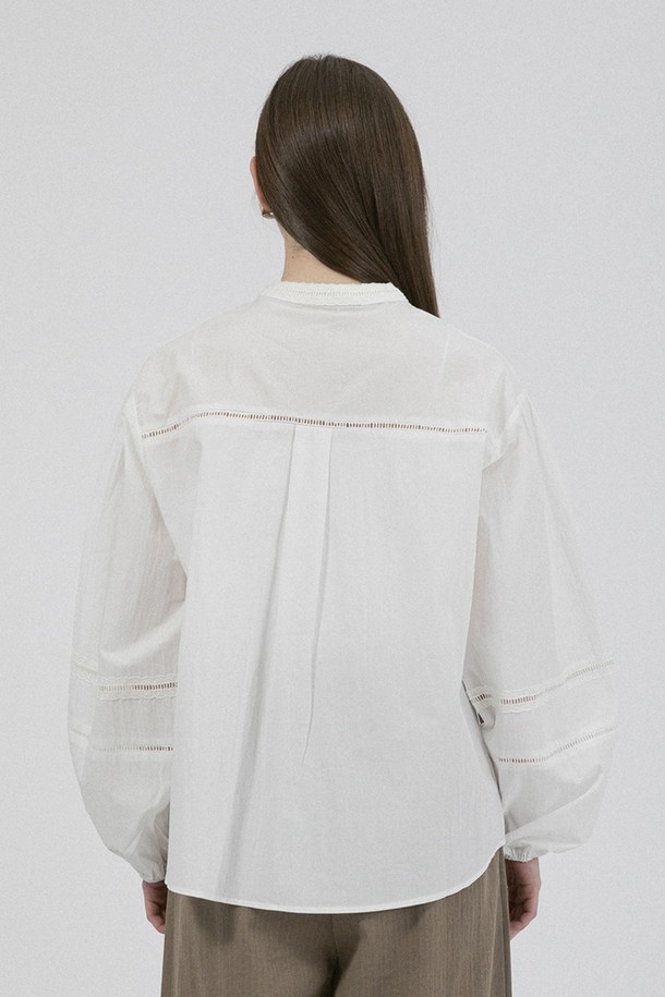 WE'DEE - 블라우스 - WD_Round neck pearl blouse_WHITE