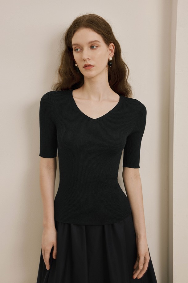 YYIAM - 반소매 티셔츠 - Seamless waist slim knit top