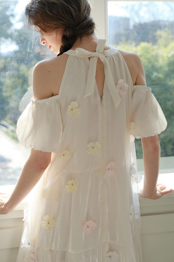 Cest Moidew - 반소매 원피스 - Flower shoulder cut out dress