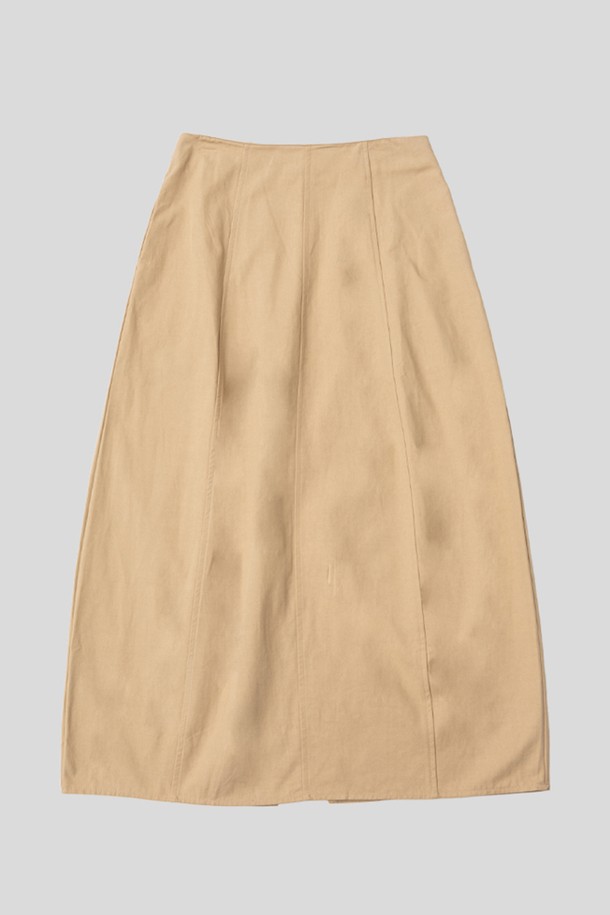 베이직하고 미니멀한 무드의 여성용 스트레이트 슬림 스커트입니다. 봄, 여름, 가을 시즌에 착용하기 좋으며, H라인 슬림핏으로 깔끔한 실루엣을 연출합니다. 오피스룩, 비즈니스 캐주얼, 모임룩 등 다양한 TPO에 활용 가능합니다. 베이지, 화이트 두 가지 컬러로 출시되어, 어떤 상의와도 쉽게 매치할 수 있습니다. 슬림 스커트 특유의 시크한 스타일을 연출해보세요.
