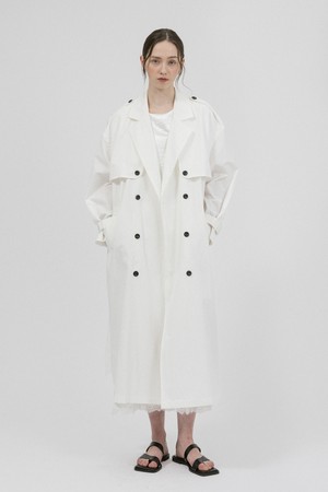 WD_White long coat