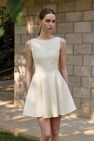 YY_Waist cinching age-reducing dress