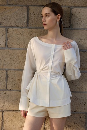 YY_Pleated design sense shirt