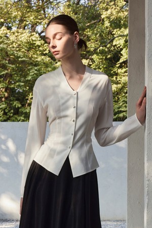 YY_V-neck dropoed shoulder shirt