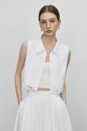 Pearl embroidery sleeveless shirt