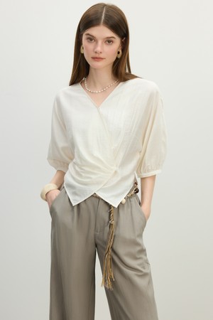 V-neck half sleeve blouse_2color
